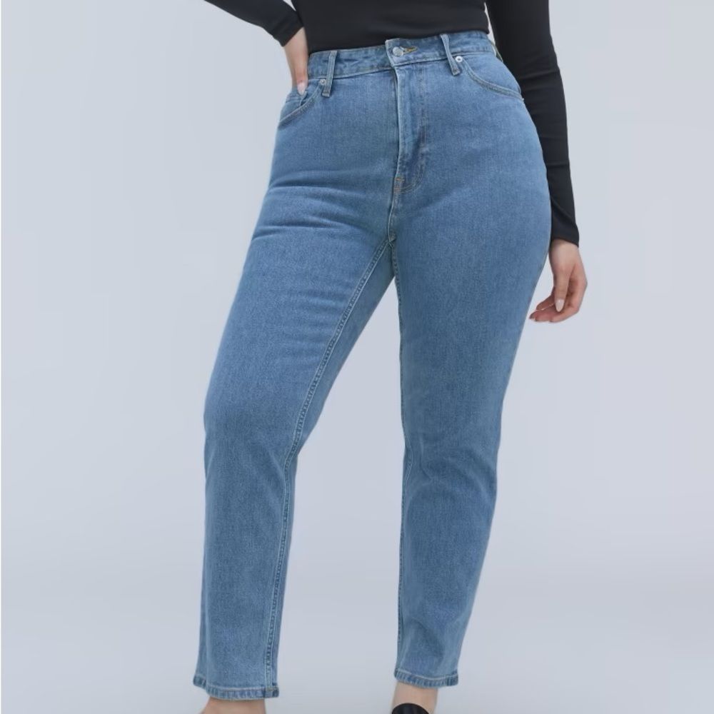 EVERLANE CURVY CHEEKY JEAN. SIZE 28